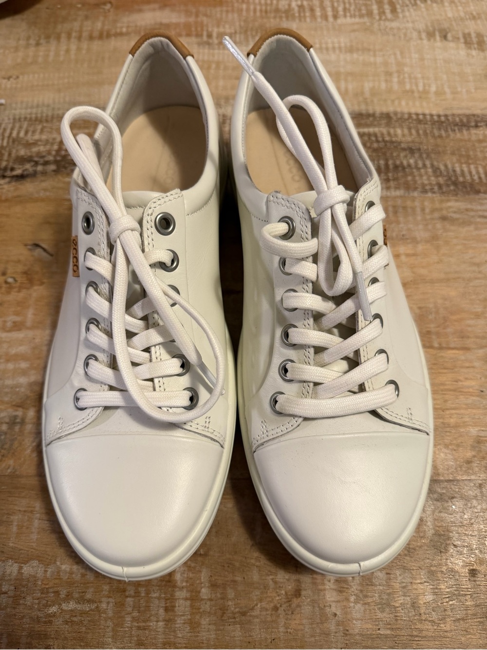 Women’s white leather ECCO tennis shoes size 8-8.5